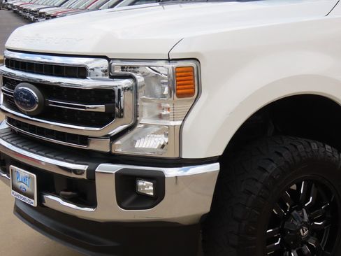 Used 2021 Ford F250 Lariat w/ Lariat Value Package AWD/4WD image 3