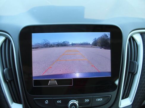 Used 2023 Chevrolet Malibu LT FWD image 7