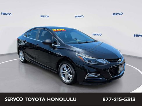 Used 2017 Chevrolet Cruze LT w/ Convenience Package FWD image 1
