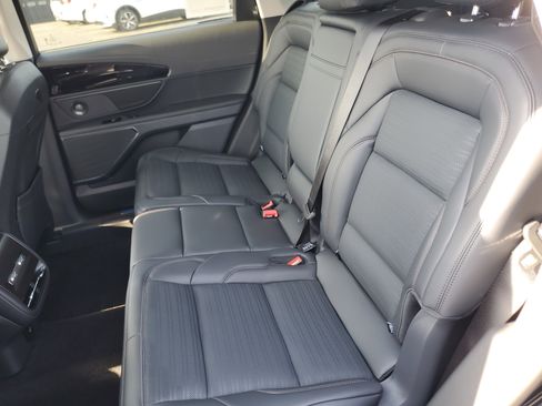 New 2026 Lincoln Nautilus Reserve AWD/4WD image 30