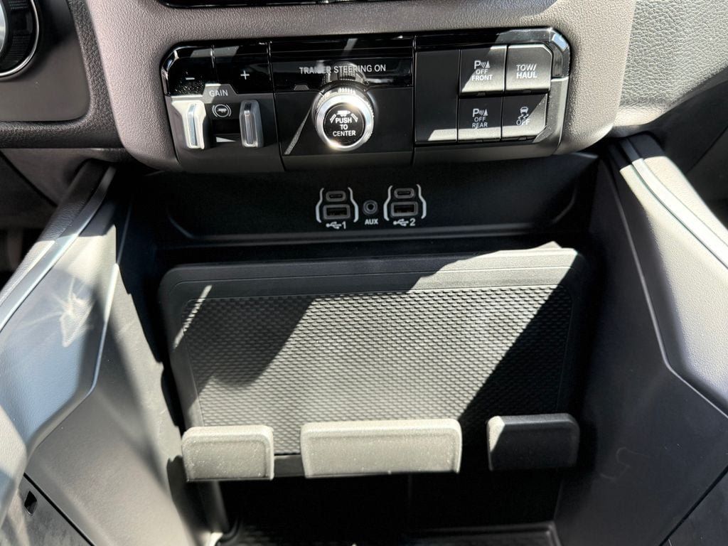 New 2026 RAM 1500 Express AWD/4WD image 28