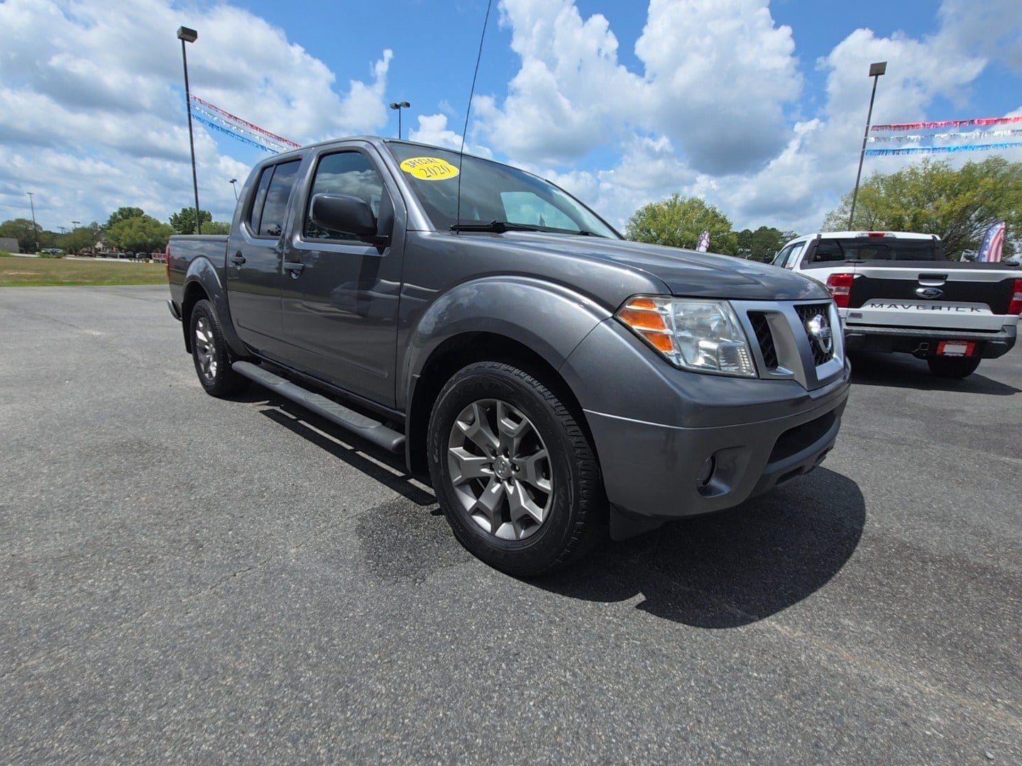 Used 2020 Nissan Frontier SV RWD image 4
