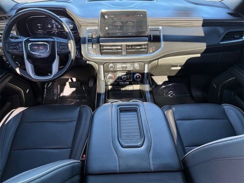 Used 2022 GMC Yukon SLT w/ SLT Premium Package image 13
