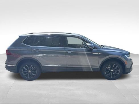 Used 2022 Volkswagen Tiguan SE FWD image 5