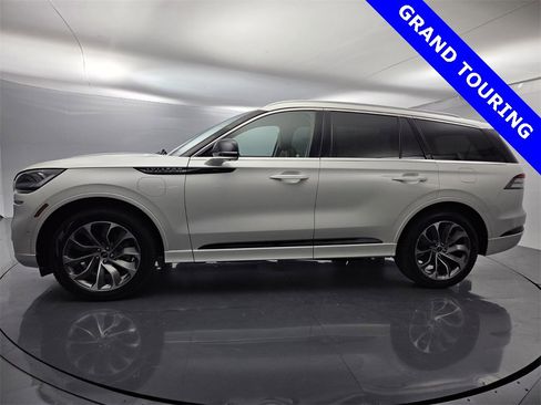 Used 2021 Lincoln Aviator Grand Touring w/ Elements Package Plus image 7