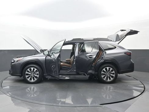 Used 2023 Subaru Outback Touring AWD/4WD image 32