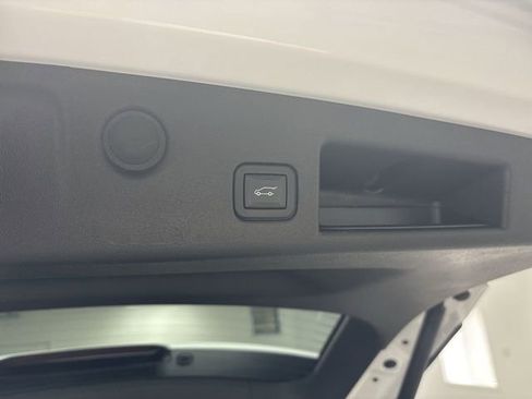 Used 2024 Chevrolet Equinox LT image 20