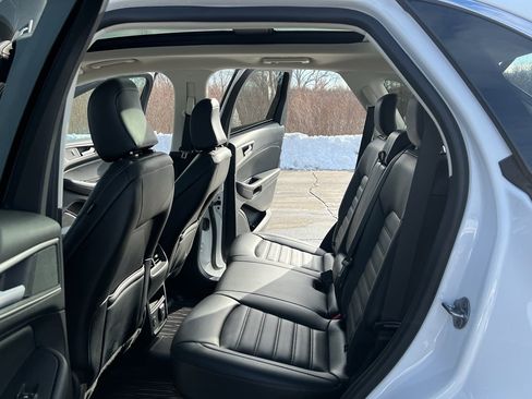 Used 2024 Ford Edge SEL w/ Convenience Package image 36