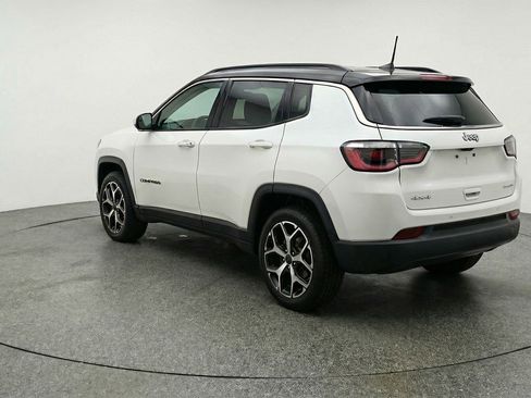 Used 2025 Jeep Compass Limited image 6