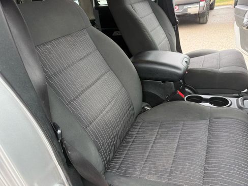 Used 2012 Jeep Wrangler Unlimited Rubicon w/ Connectivity Group image 14