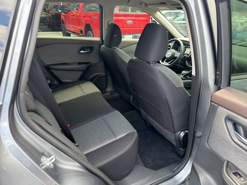 Used 2023 Nissan Rogue SV AWD/4WD image 14