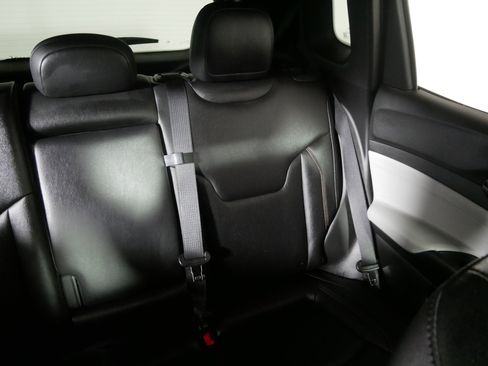 Used 2024 Jeep Compass Limited image 14