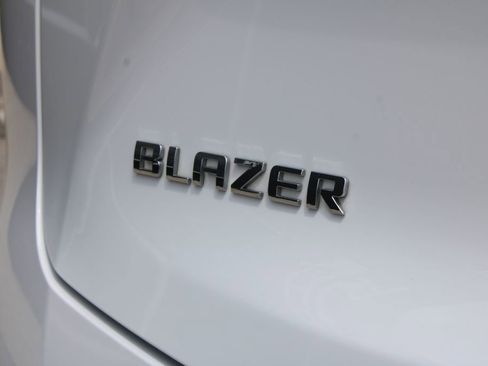 Used 2025 Chevrolet Blazer LT FWD image 21