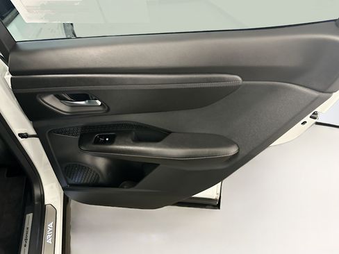 Used 2024 Nissan Ariya AWD image 30