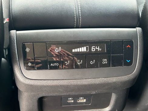 Used 2025 Nissan Pathfinder SV FWD image 21
