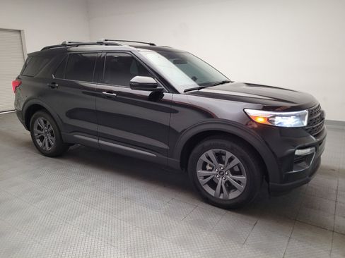 Used 2022 Ford Explorer XLT w/ Equipment Group 202A AWD/4WD image 11
