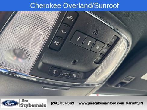 Used 2019 Jeep Grand Cherokee Overland AWD/4WD image 54