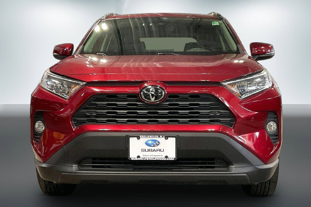 Used 2019 Toyota RAV4 XLE w/ Convenience Package AWD/4WD image 2