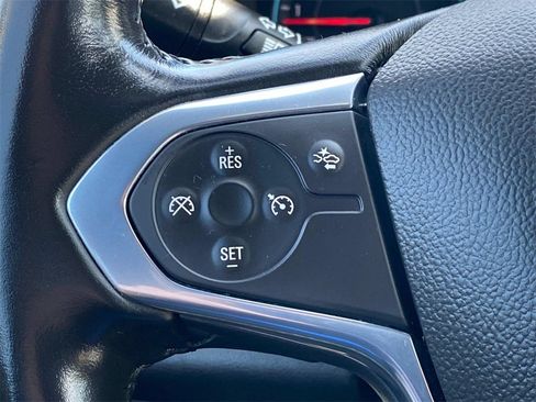 Used 2022 Chevrolet Traverse LT image 29