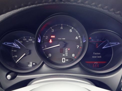 New 2026 Porsche Macan image 16