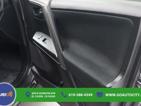 Used 2016 Toyota RAV4 LE FWD image 16