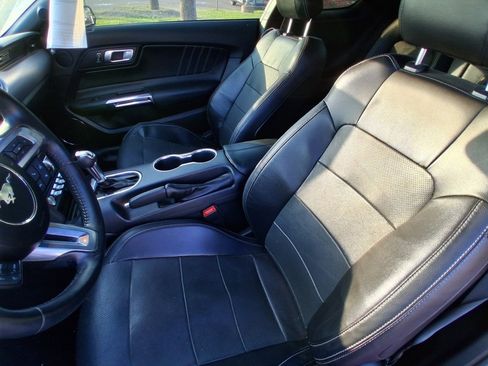 Used 2020 Ford Mustang Premium image 10