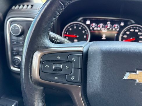 Used 2022 Chevrolet Silverado 1500 High Country w/ Technology Package image 32