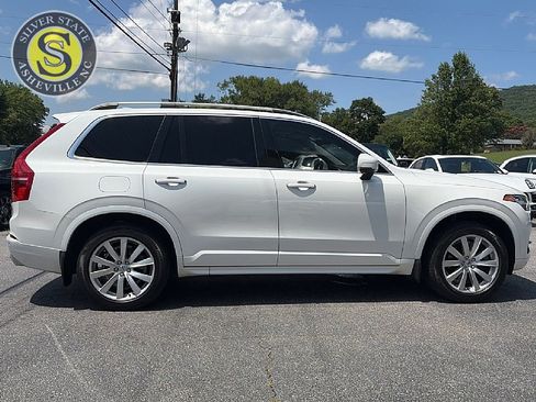 Used 2017 Volvo XC90 T6 Momentum w/ Vision Package AWD/4WD image 7
