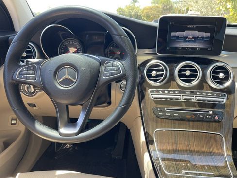 Used 2018 Mercedes-Benz GLC 300 image 14