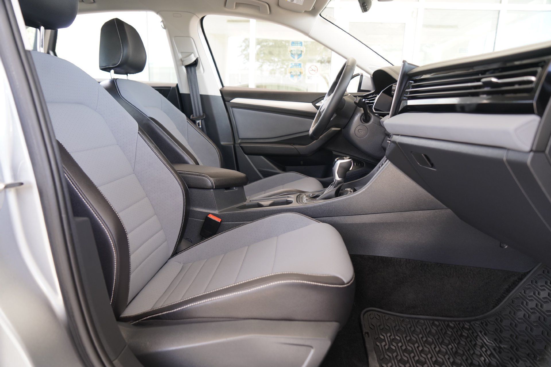 Certified 2026 Volkswagen Jetta SE FWD image 23