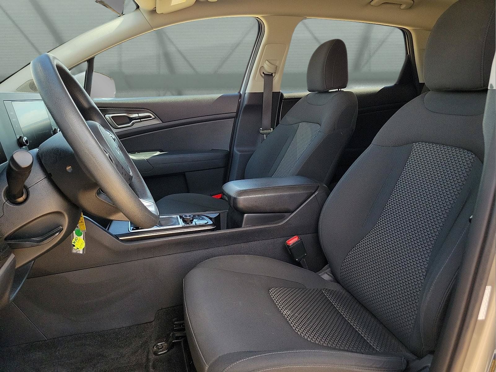 Used 2023 Kia Sportage LX FWD image 12