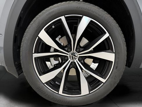 New 2026 Volkswagen Atlas SEL Premium R-Line image 23