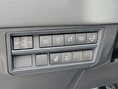 New 2026 Toyota Tundra Platinum AWD/4WD image 18