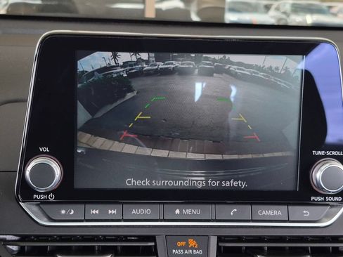 Used 2025 Nissan Altima 2.5 SV FWD image 18
