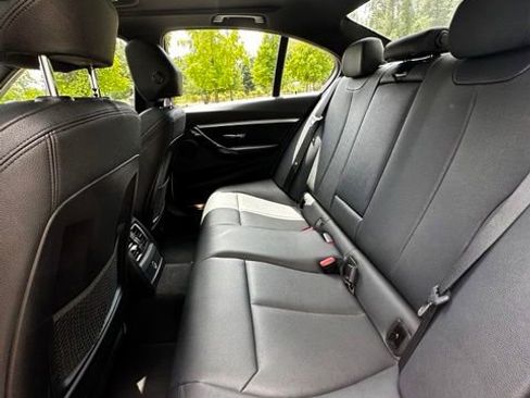 Used 2018 BMW 328d Sedan w/ Premium Package RWD image 15