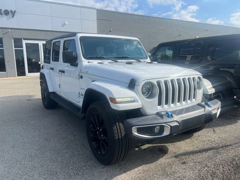Used 2023 Jeep Wrangler Unlimited Sahara w/ Cold Weather Group AWD/4WD image 1