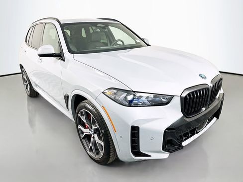 New 2026 BMW X5 xDrive50e w/ M Sport Package image 3