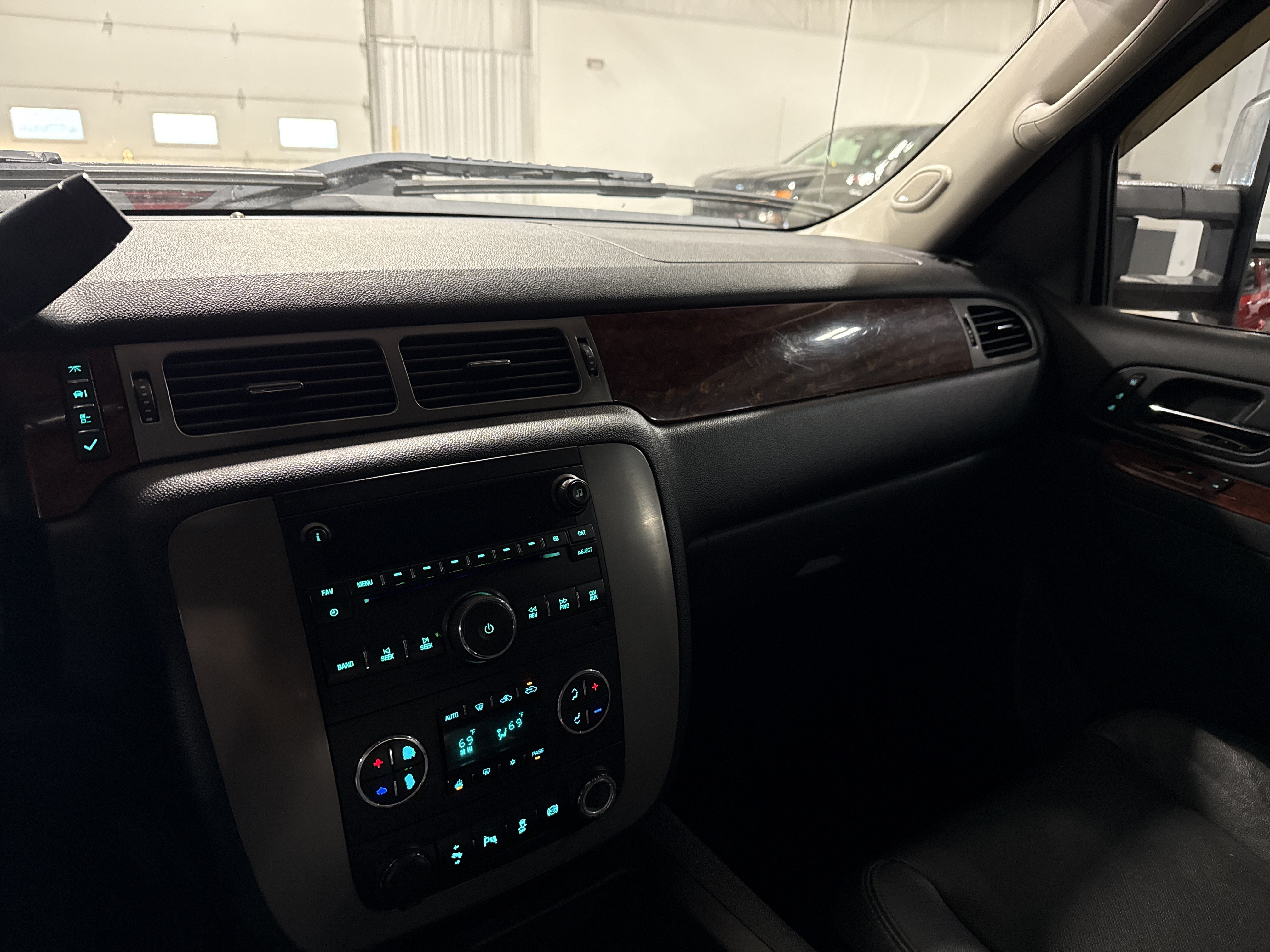 Used 2013 GMC Sierra 2500 SLT w/ SLT Convenience Package AWD/4WD image 11