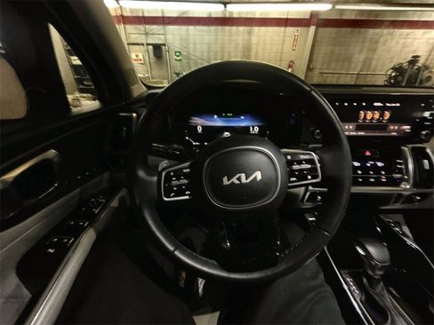 Used 2022 Kia Sorento SX image 11