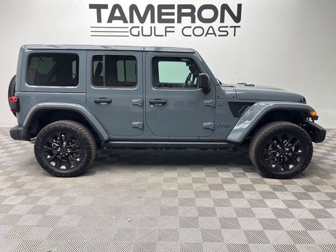Used 2025 Jeep Wrangler Sahara 4xe image 4