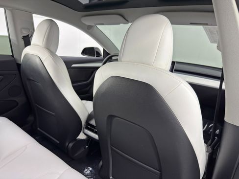 Used 2022 Tesla Model 3 Performance image 35