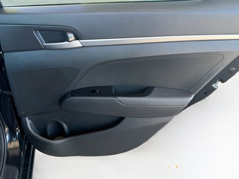 Used 2019 Hyundai Elantra SE w/ Cargo Package FWD image 27