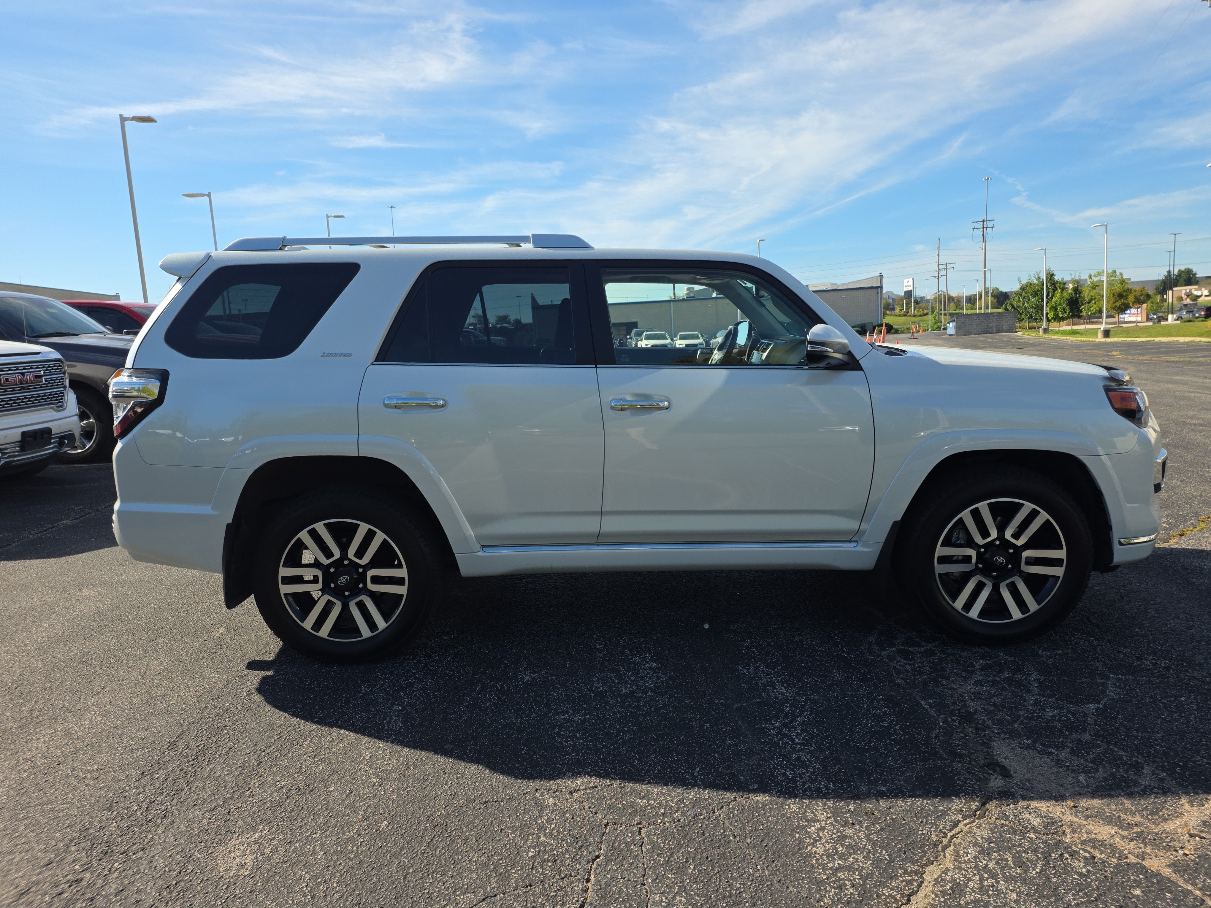 Used 2024 Toyota 4Runner Limited AWD/4WD image 3