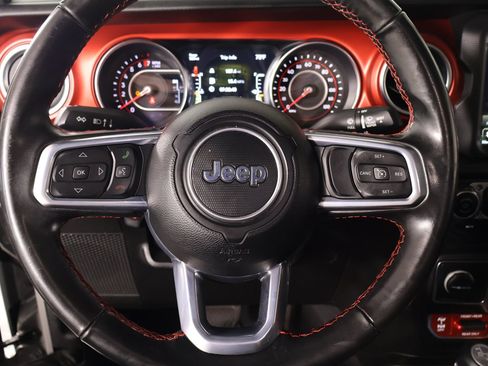 Used 2021 Jeep Gladiator Rubicon AWD/4WD image 3