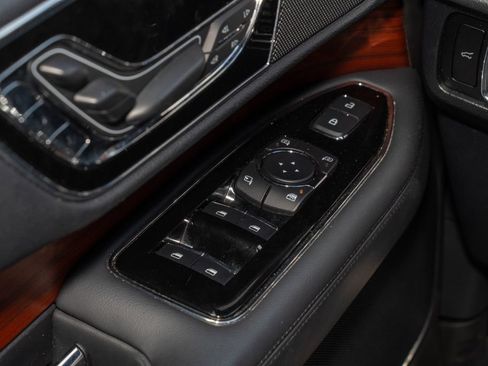 Used 2024 Lincoln Navigator Reserve AWD/4WD image 24