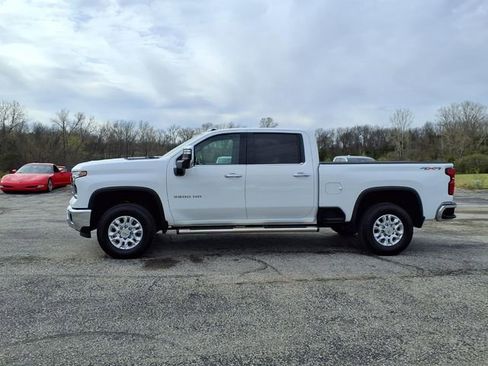 Used 2025 Chevrolet Silverado 3500 LTZ w/ LTZ Convenience Package AWD/4WD image 35