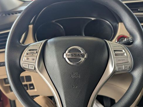 Used 2016 Nissan Rogue SV AWD/4WD image 21
