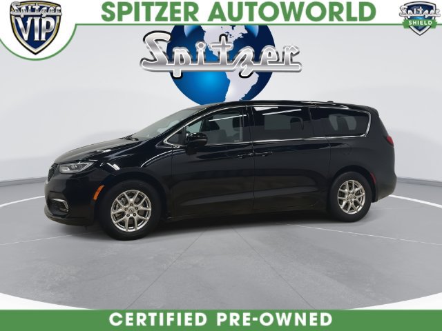 Used 2024 Chrysler Pacifica Touring-L FWD image 7