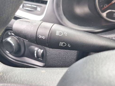 Used 2021 Jeep Renegade Sport FWD image 38