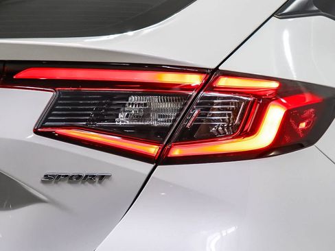 Used 2023 Honda Civic Sport image 11